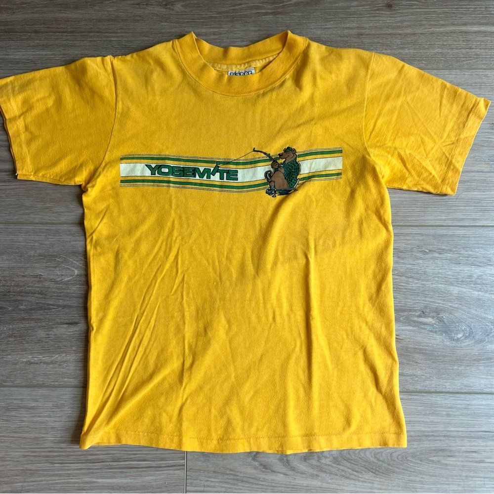 Vintage Yellow Yosemite Graphic T-Shirt Size Small